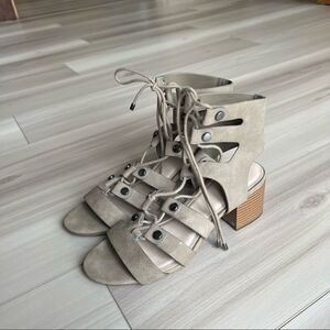 The Serena Block Open Toe Camel Block Heel Sandal —New size 7